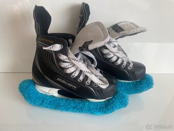 Prodám zánovní hokejové brusle Bauer 35 - 3