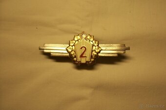 VOJENSKÁ A CIVILNÍ VYZNAMENÁNÍ - 3