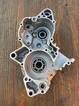 Komplet klikové skříně levý pravý blok kartery Yamaha YZ 125 - 3