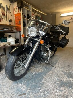 Suzuki C800 Intruder - 3