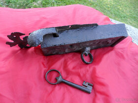 Barokní zámek na dveře, 18.stol. - 3