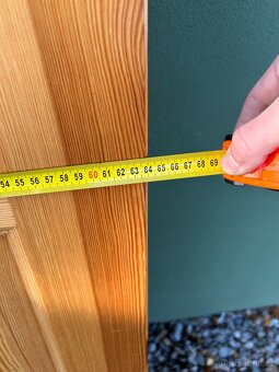 Masivní dřevěné interiérové dveře – 202 × 64 cm, pravé - 3