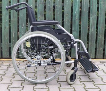 033-Mechanický invalidní vozík Meyra. - 3