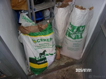 Prodáme 2 sedla + další příslušenství ke koňum - 3