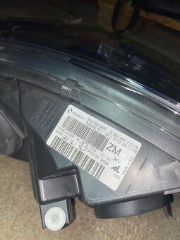 Přední světlo Renault Captur I (2013–2020) - 3