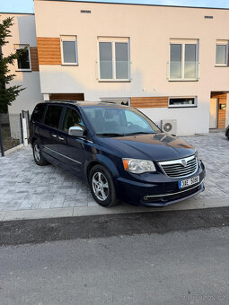 Lancia Voyager 2.8 CRD, automat, 7 míst - 3