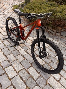 Juniorské celoodpružené kolo giant - 3