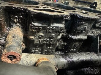 Motor 2.0tdi bmm - 3