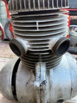 Jawa 250/353 Půlbuben/první typ - motor - 3