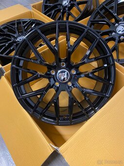 5x112 R18 MAM RS4 Black - 3