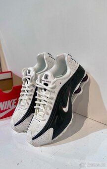 NIKE SHOX R4 - 3