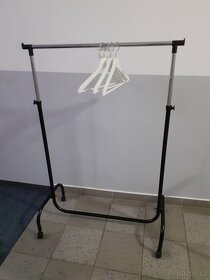 NOVÝ VĚŠÁK 3 ks šíře 90 cm - PŮV. CENA 1.490,- - 3