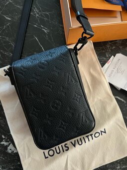 Prodám tuhle Louis Vuitton S-Lock Vertical taštičku - 3