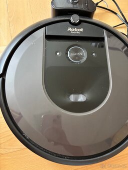 Robot na vysávání iRobot Roomba i7 - 3
