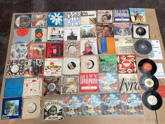 Vinylové nosiče desky singly různé stavy kus za 30 Kč - 3