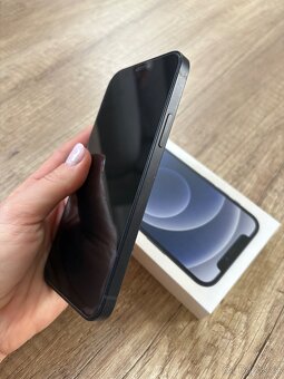 iPhone 12 64GB černý - 3