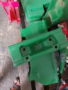 Konzola závaží z John Deere - 3