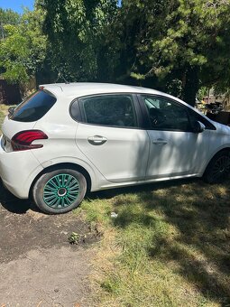 🚗 Peugeot 208 1.0 PureTech, 54 kW, 2016, 132 000 km - 3