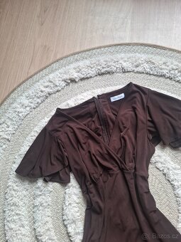 Hnědé šaty Calvin Klein - 3