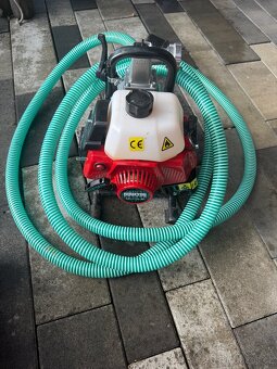 Prodám benzínové čerpadlo na vodu - 3