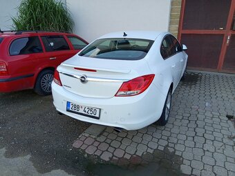 Insignia 2.8 v6 - 3