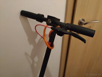 Elektrokoloběžka GOGEN VOYAGER s červeným PODsvícením - 3