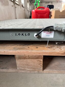 Průmyslová váha 1000x1000mm 1500kg LESÁK 4T1010L-MB - 3