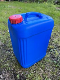 Kanystry různých velikostí - 3