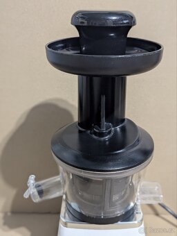 Šnekový odšťavňovač Sencor SSJ 4043WH - 3