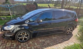 Pěkný SMax na splátky na IČ - 3