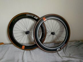 KARBONOVÁ ZAPLETENÁ KOLA DT SWISS 62mm. PC=60.990,- - 3