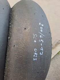 Pirelli 125/70-17 + 200/65-17 slick - 3