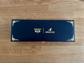 Hodinky Seiko 5 Sports SRPK39K1 Bruce Lee Limited Edition - 3