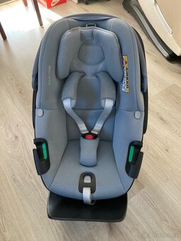 Maxi-cosi Pebble 360 - autosedačka Essential Grey + základna - 3