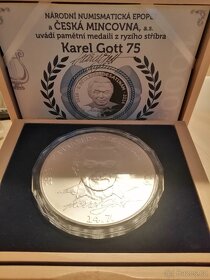 Medaile Karel Gott 1kg - 3