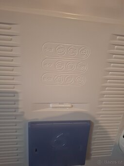 Pultový mrazák Whirlpool WHE 25352 F, objem 255 litrů - 3