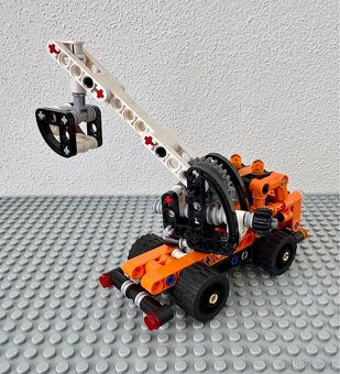 LEGO Technic 42088 - Pracovní plošina - 3