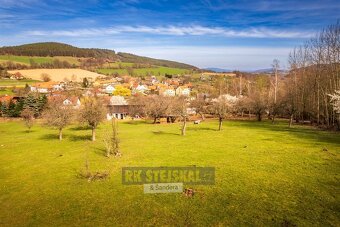 Prodej velice prostorného pozemku pro bydlení, 2 282 m2, v a - 3