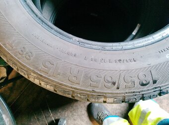 Pneu 185/65/15 - 3