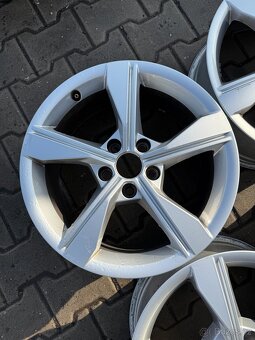 Alu Audi 5x112r17 7,5J ET 38 - 3