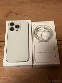 iPhone 15 Pro 128 GB - 3