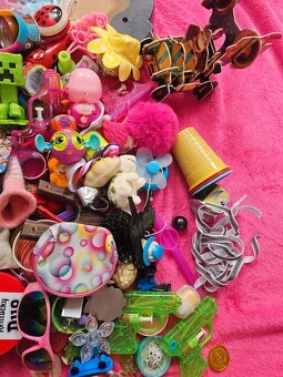 Velký mix hraček - 3