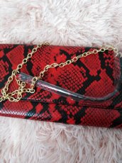 Červená kabelka s hadím vzorem. Nová - 3