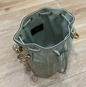👜 Prodám ikonickou Fendi Mon Tresor kabelku – limitovaná ed - 3