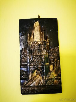 Reliéfní talíře a keramické sošky - 3