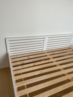 Manželská postel s roštem 180x200 - 3
