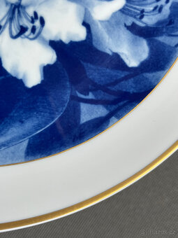 Míšeň Meissen Závěsný talíř Modré květy 25.5 cm, rok 1986 - 3