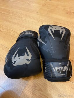 Boxerské rukavice Venum. - 3