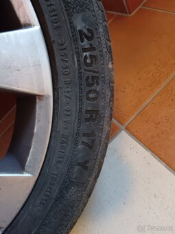 Bravuris 215/50 R17Y na discích - 3