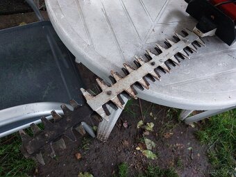 Benzínový plotostřih STIHL HS80. - 3